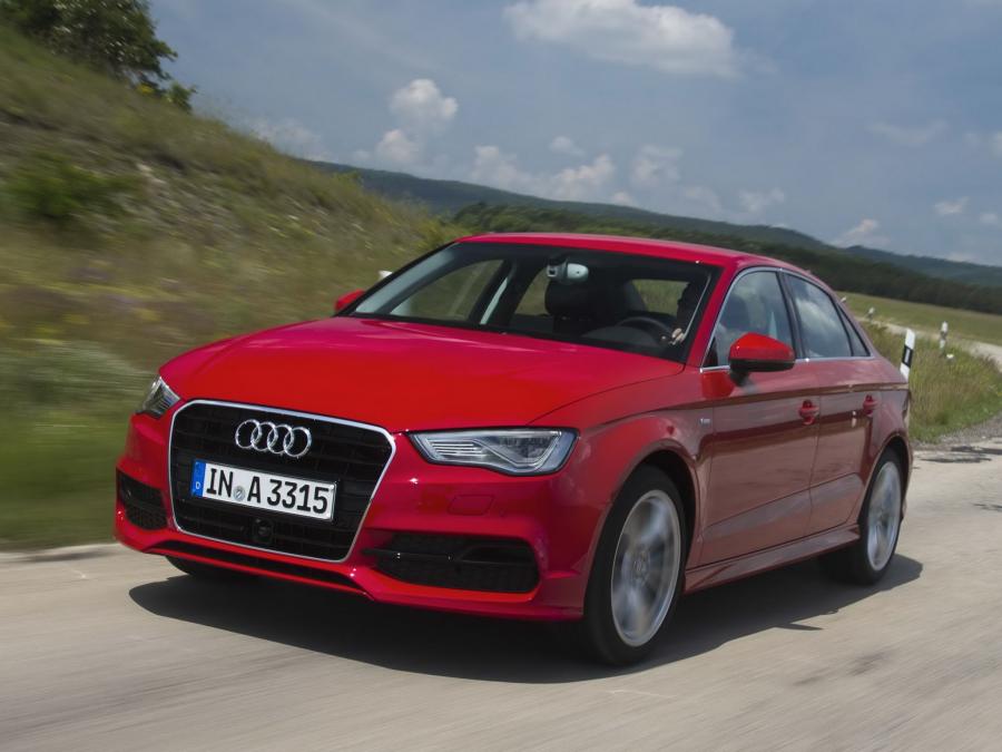  Audi A3 Sedan 1.8 T S-Line (8V) 2013 года  (WW) (фото 12 из 16)
